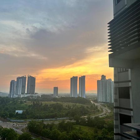 D Bunga مسلم Homestay Pool View Legoland Nusajaya Nusajaya  Eksteriør bilde