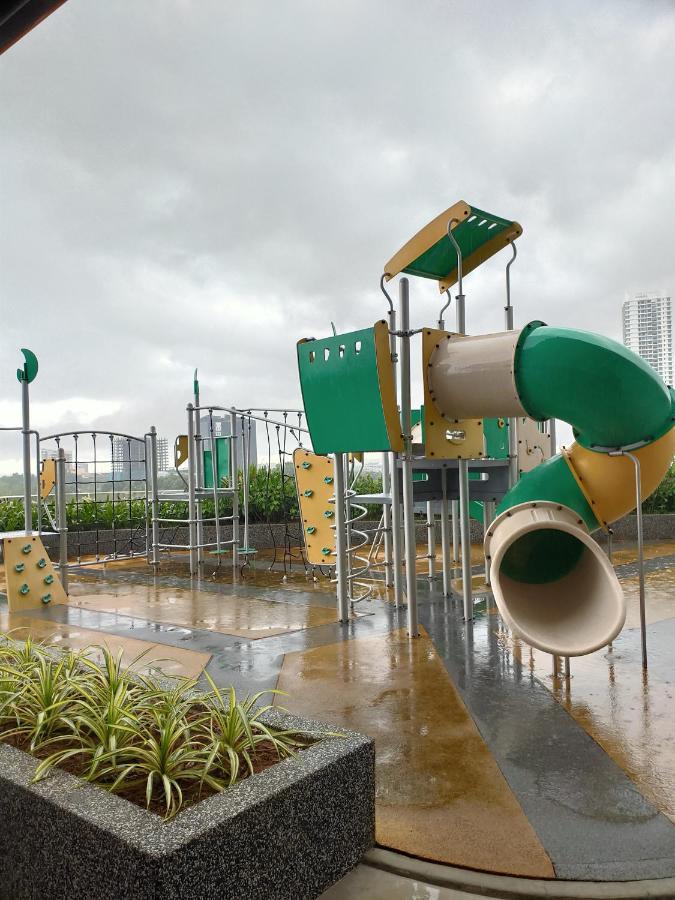 D Bunga مسلم Homestay Pool View Legoland Nusajaya Nusajaya  Eksteriør bilde
