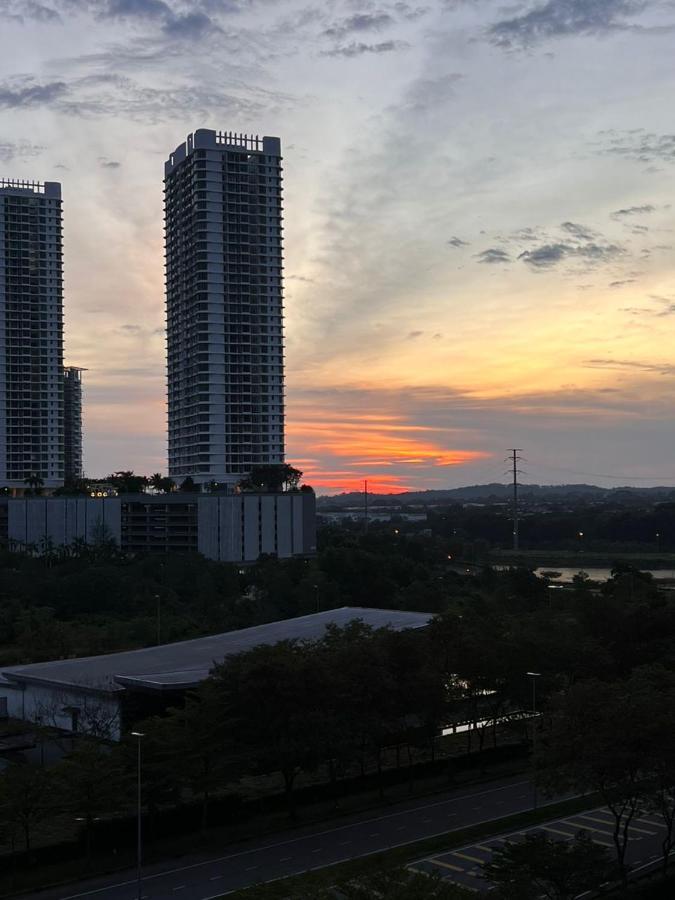 D Bunga مسلم Homestay Pool View Legoland Nusajaya Nusajaya  Eksteriør bilde