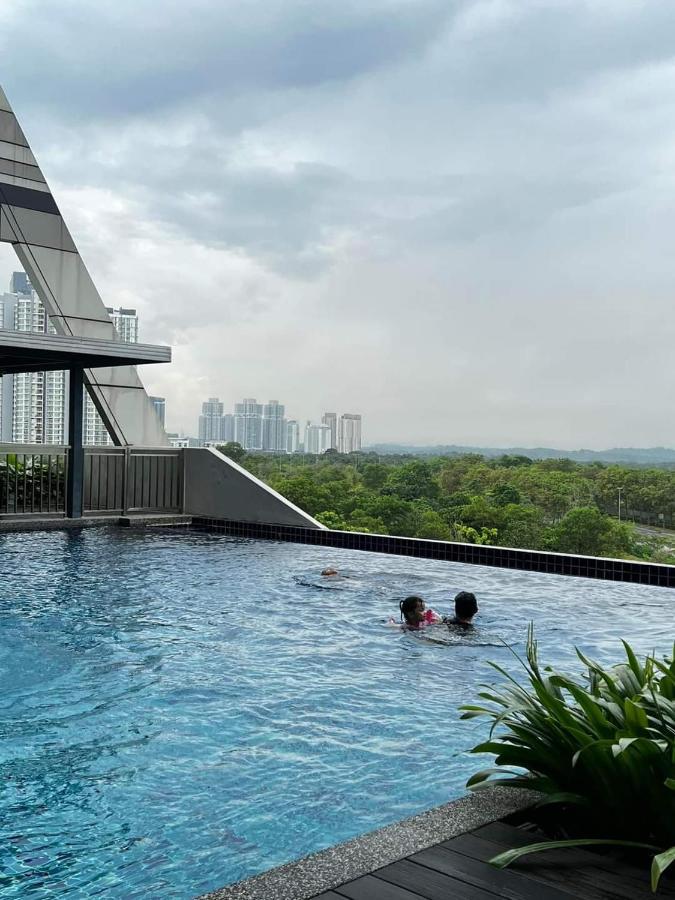 D Bunga مسلم Homestay Pool View Legoland Nusajaya Nusajaya  Eksteriør bilde