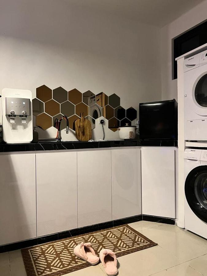 D Bunga مسلم Homestay Pool View Legoland Nusajaya Nusajaya  Eksteriør bilde