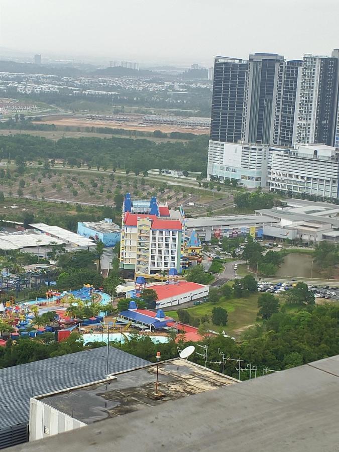 D Bunga مسلم Homestay Pool View Legoland Nusajaya Nusajaya  Eksteriør bilde
