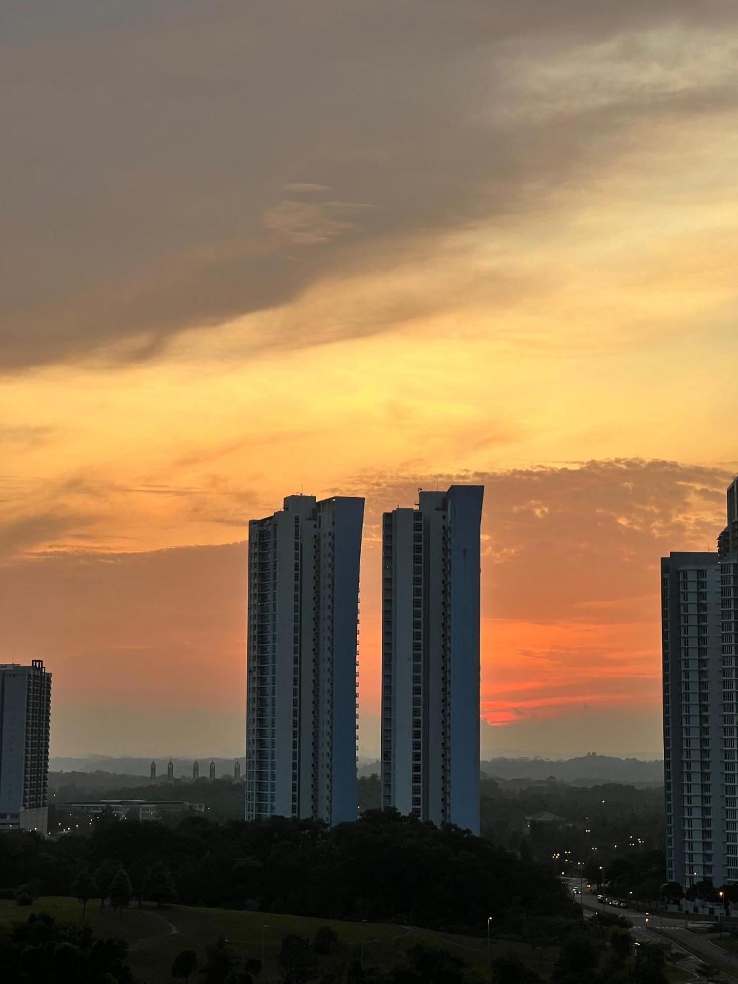 D Bunga مسلم Homestay Pool View Legoland Nusajaya Nusajaya  Eksteriør bilde